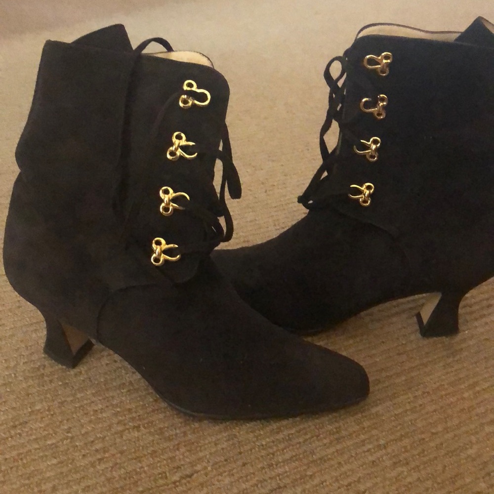 Charles Jourdan Paris chocolate suede boots